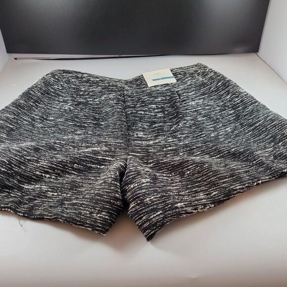 BRAND NEW WOMEN"S OLD NAVY SHORT - Picture 7 of 16